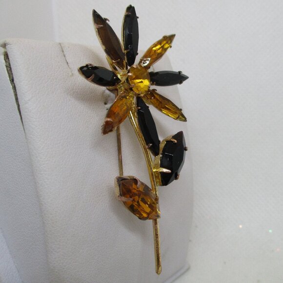 VTG Austrian Crystal Rhinestone Flower Brooch Gold Colored Crystal Rhinstones - Picture 2 of 9
